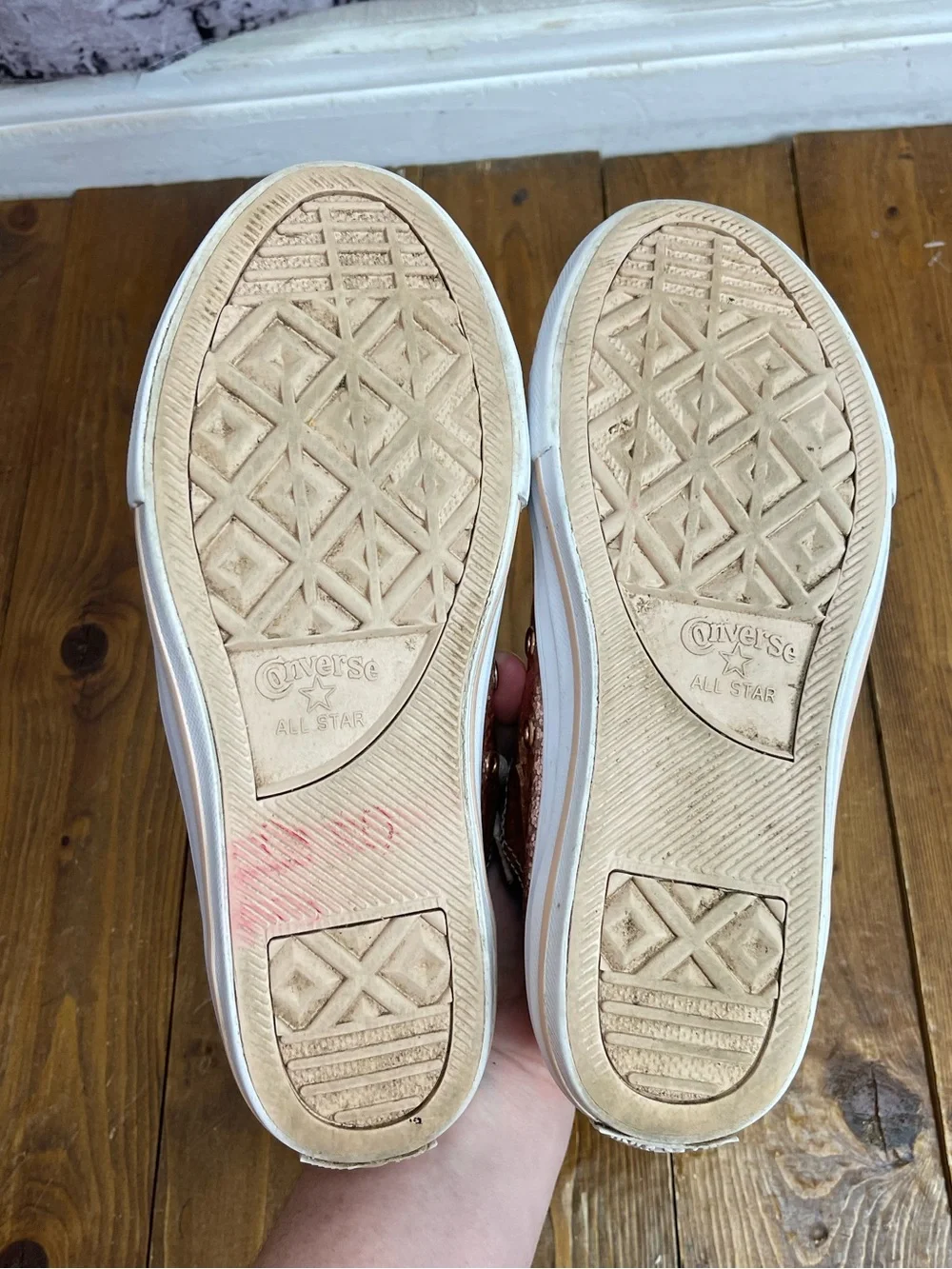 Converse juniors size 4 rose gold glitter sneakers